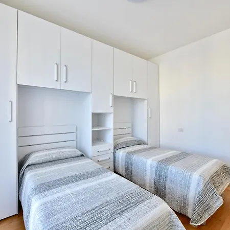 Cascina Del Mar شقة *