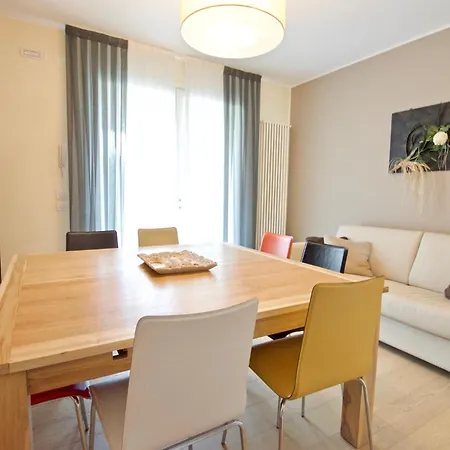 Cascina Del Mar شقة *