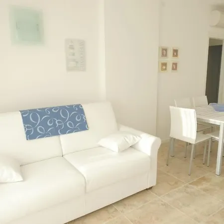 Cascina Del Mar Apartment